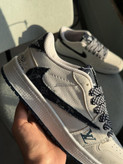 کتونی NIKE LV لژ ۵ سانت زنانه کد yar524 از سایز ۳۷ تا ۴۰ ضمانت اصالت کالا