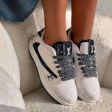 کتونی NIKE LV لژ ۵ سانت زنانه کد yar524 از سایز ۳۷ تا ۴۰ ضمانت اصالت کالا